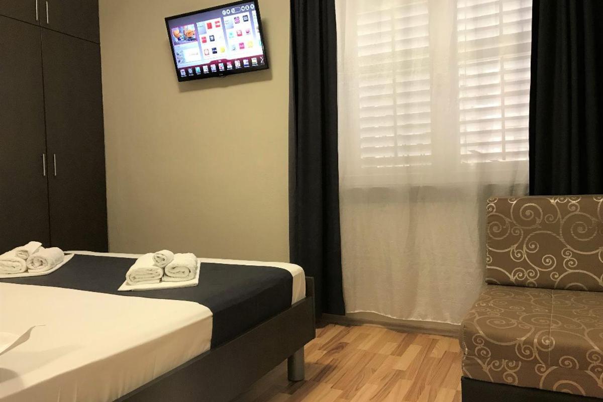 Berulia Rooms Брела Екстериор снимка