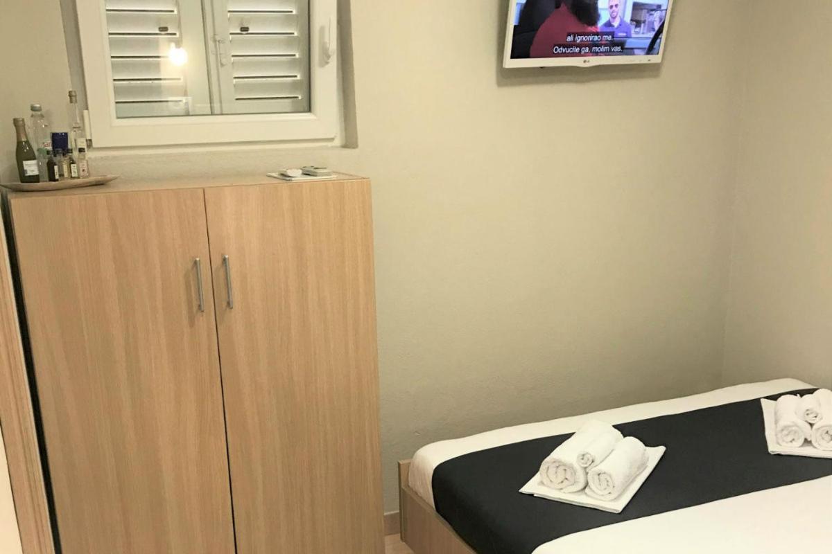 Berulia Rooms Брела Екстериор снимка