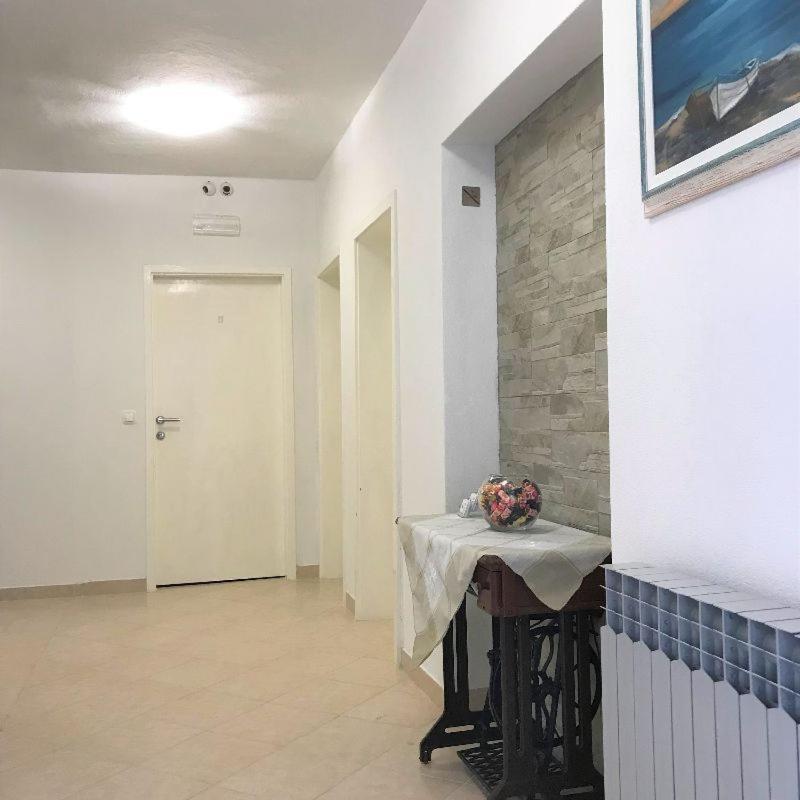 Berulia Rooms Брела Екстериор снимка